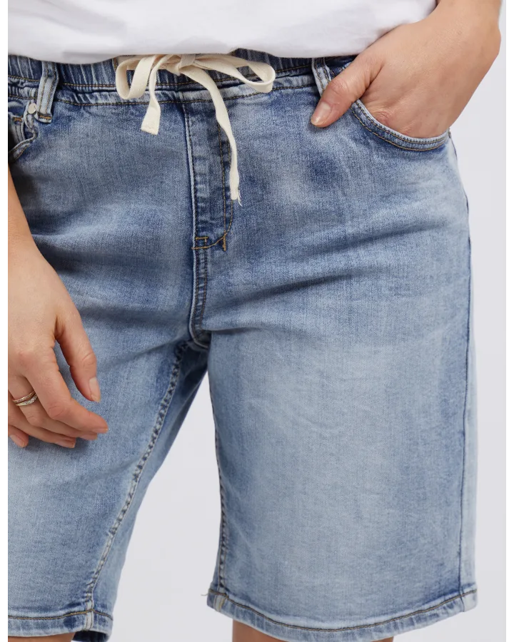 Gabby Bermuda Shorts / Mid Blue
