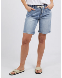 Gabby Bermuda Shorts / Mid Blue