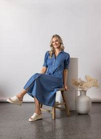 Cap Slv Shaped Waist Button Up Dress w Pockets - Mid Wash
