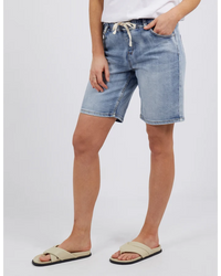 Gabby Bermuda Shorts / Mid Blue