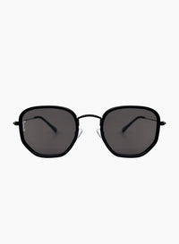 Tate Sunglasses - Black/Smoke