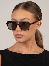 Zoya Sunglasses - Black/Smoke