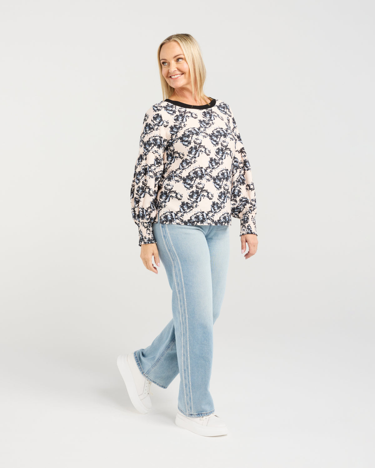 Amalia Top / Sentiment