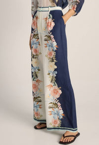 Solara Placement Print Pant / Navy Print