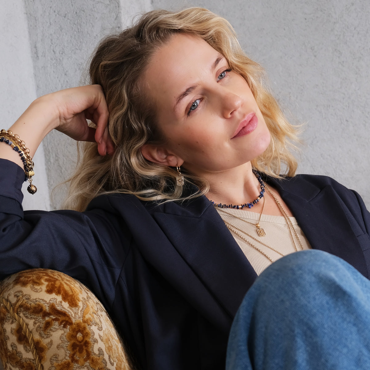 1018-1212 Earring Astro Gold with hook