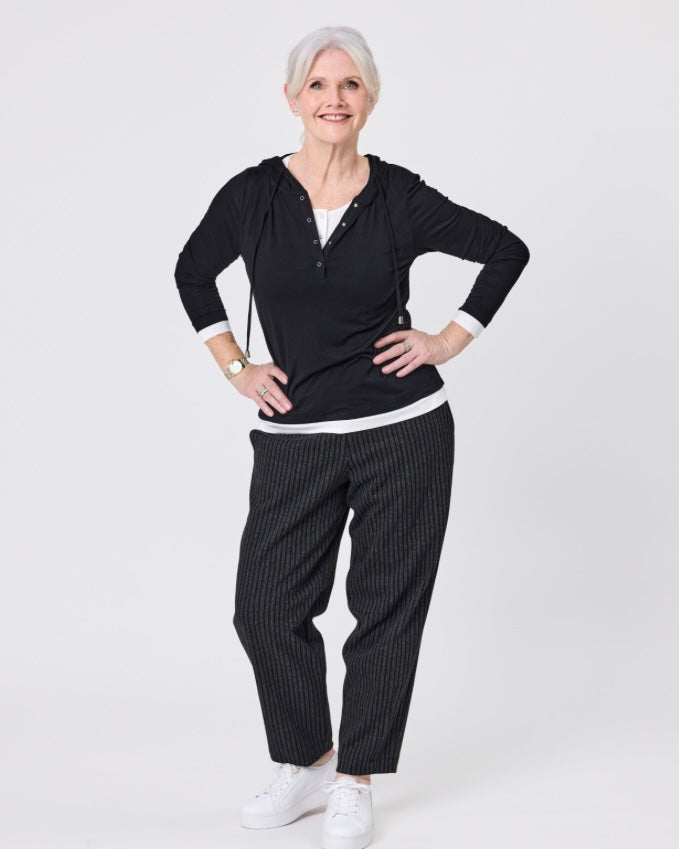 Aina  Top / Black - Girl Next Door Fashion