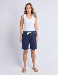 Gabby Bermuda Shorts / Dark Blue