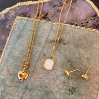 2046-0243 Short chain with heart - Gold