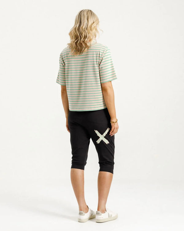 3/4 Apartment Pants / Black With Candy Apple X