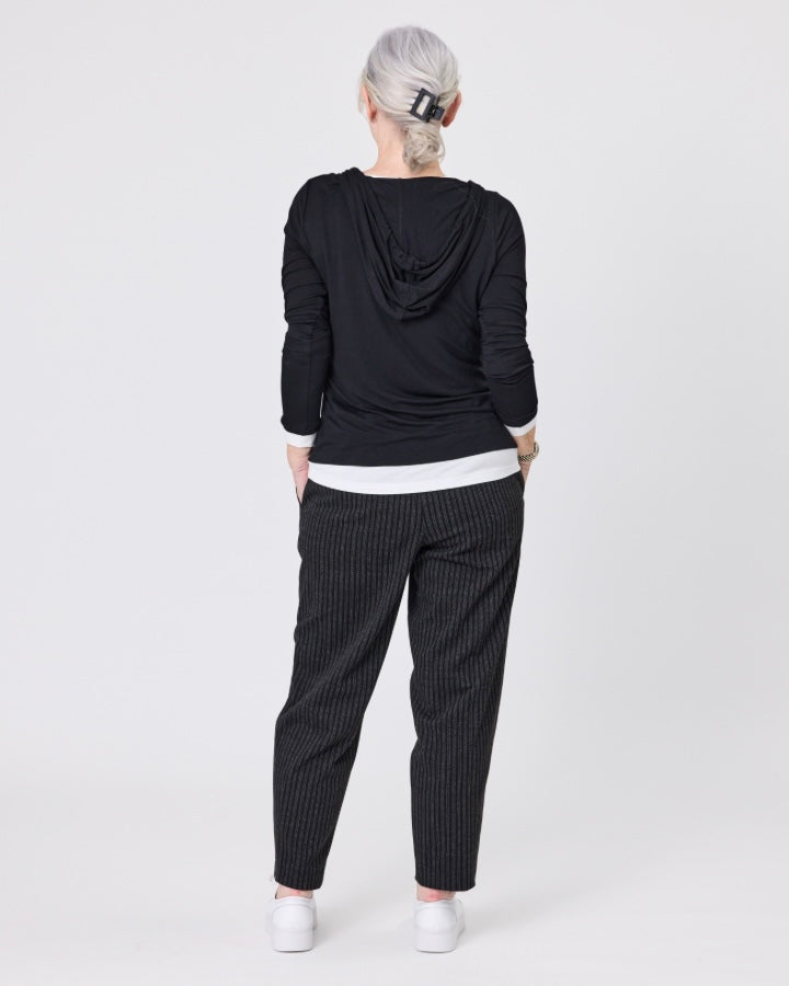 Aina  Top / Black - Girl Next Door Fashion