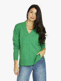 Detail V-Neck Pullover - Apple