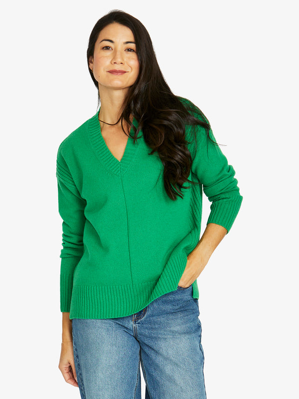Detail V-Neck Pullover - Apple