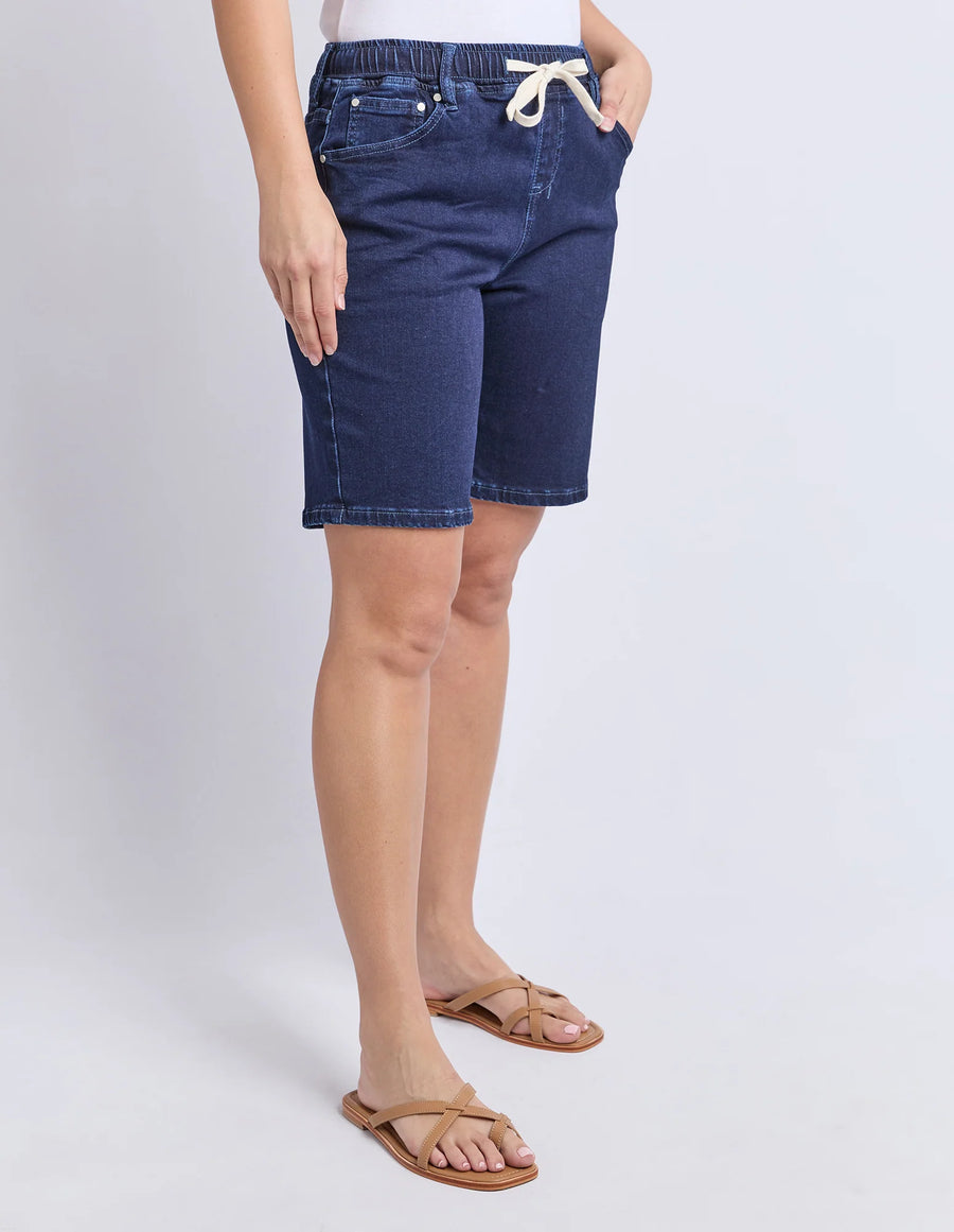 Gabby Bermuda Shorts / Dark Blue