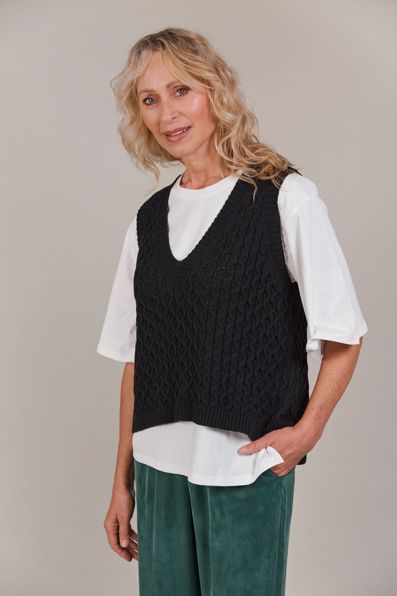 Naviva Vest - Black