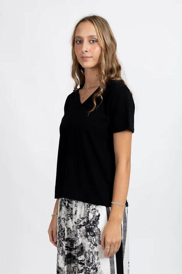 V Please Tee / Black