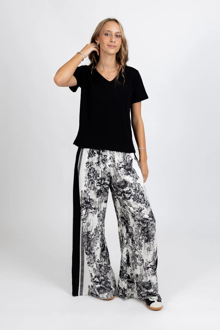 V Please Tee / Black