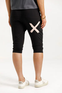 3/4 Apartment Pants / Black and Blossom Daisy