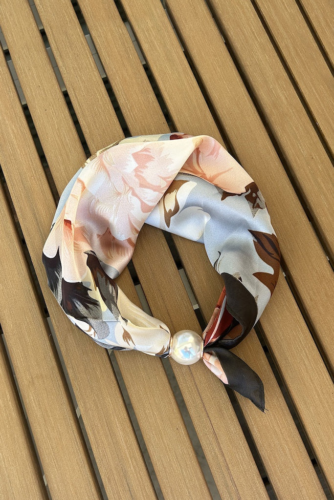 Pearl Fasten Neck Tie - Jardin