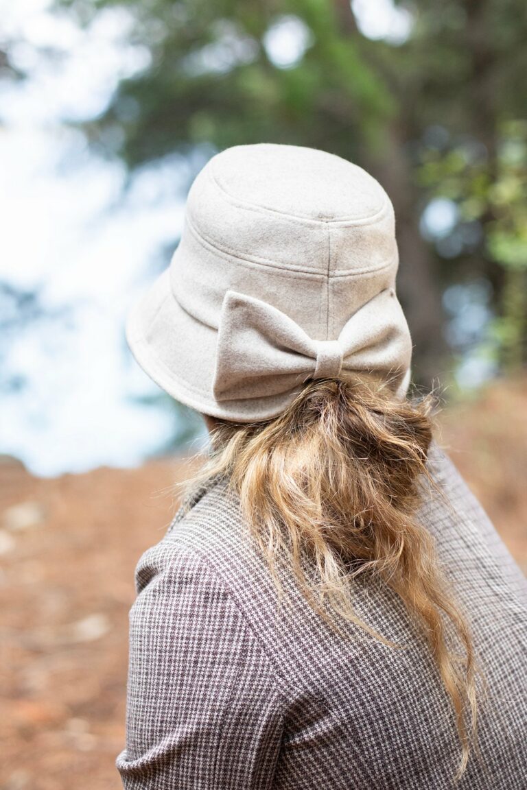 Bow Cloche Hat - Oatmeal