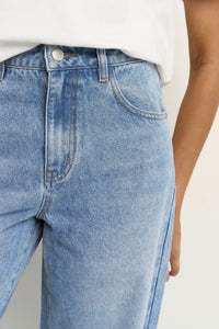 Berlin Mid Barrel Leg Jean - Ice Blue
