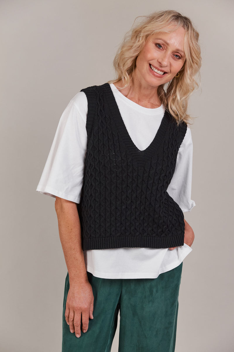 Naviva Vest - Black