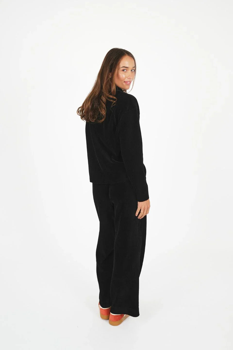 Hi - Roller Sweater / Black