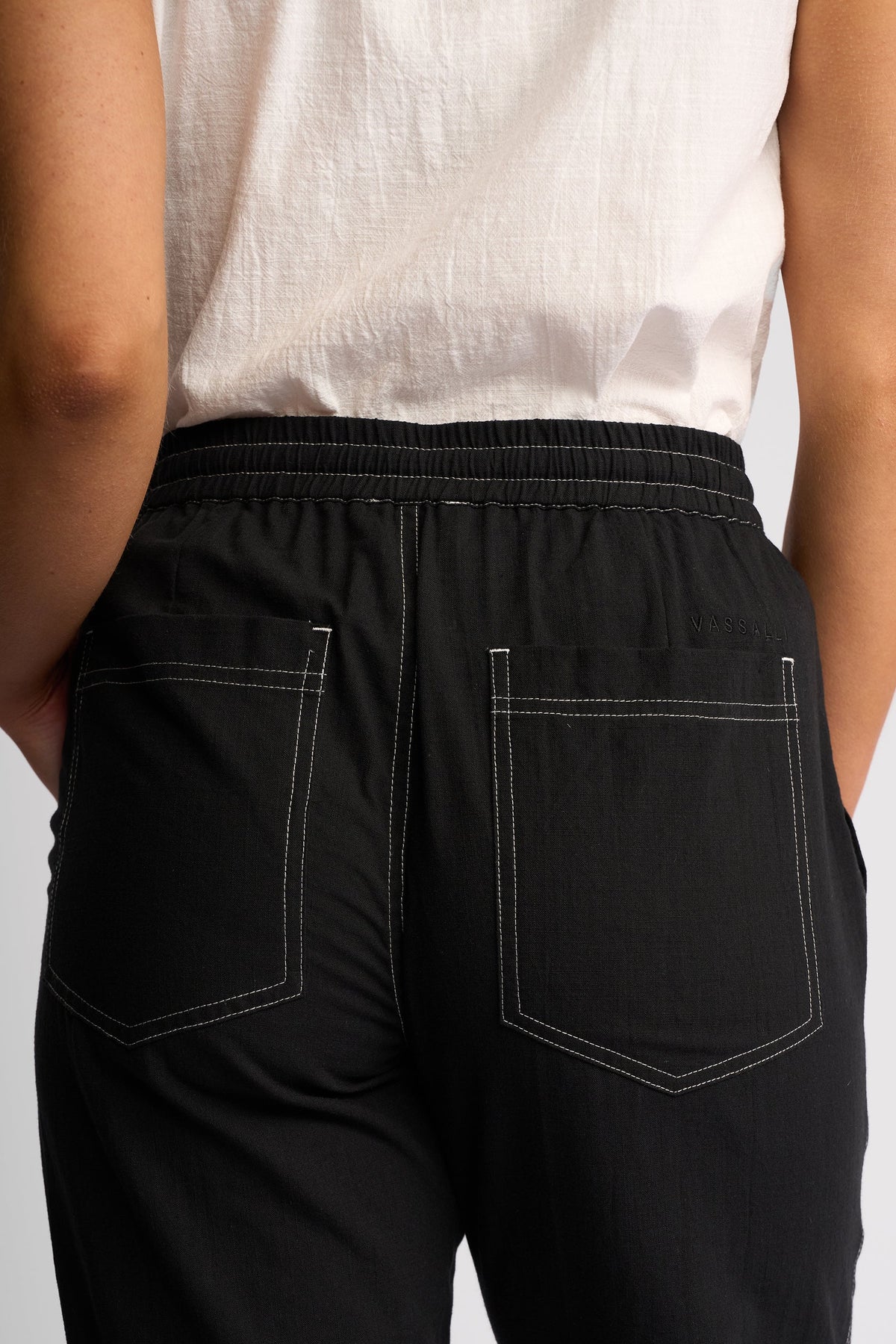 Tone Pant / Relaxed Leg Ankle Grazer Pant / Black
