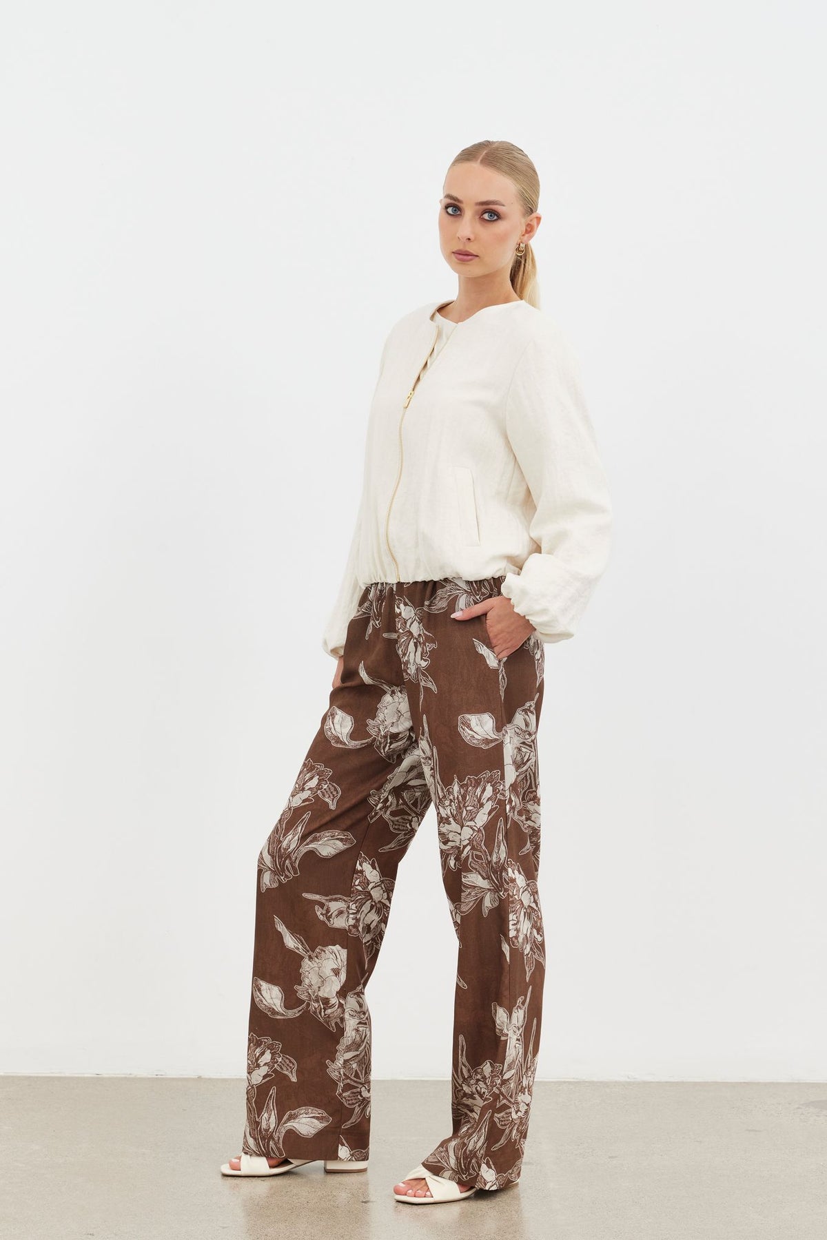 Ceres Bubble-Hem Bomber - Ecru