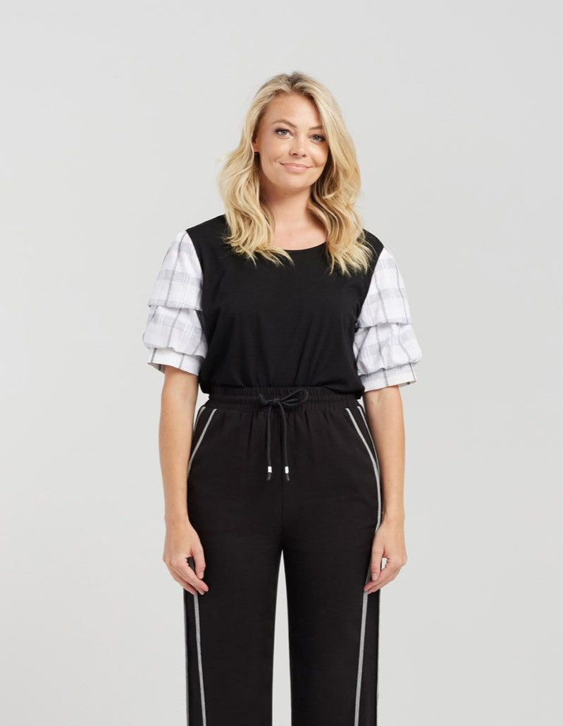 Ela T-Shirt - Black