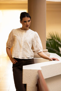 Broderie  / White