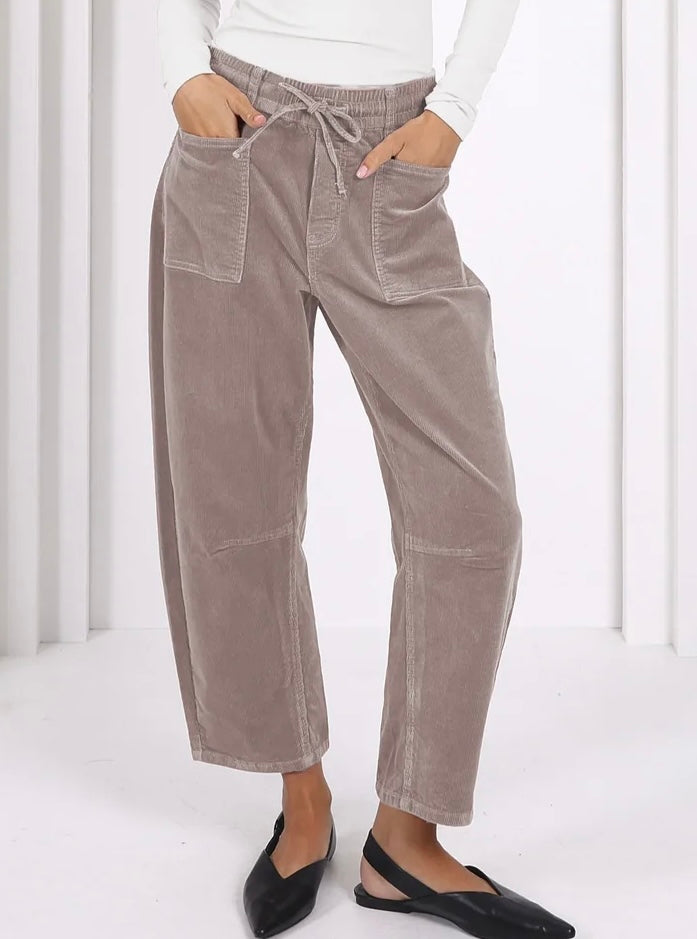 Leo Barrel Jeans Corduroy - Latte - Preoder