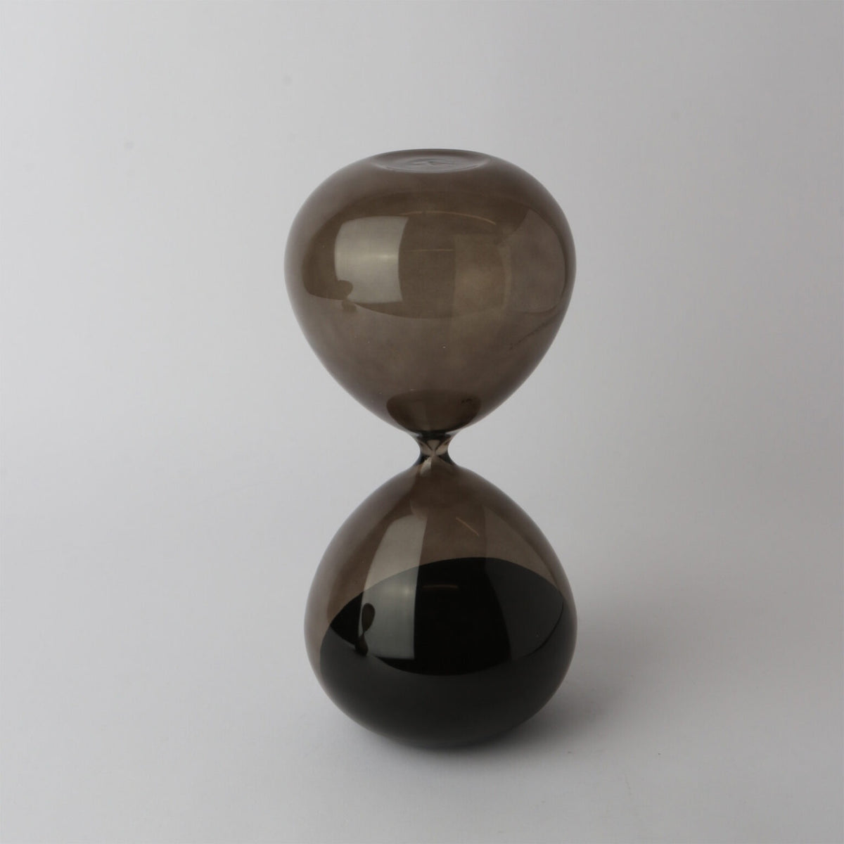 Hourglass | Medium - Smoke/Black