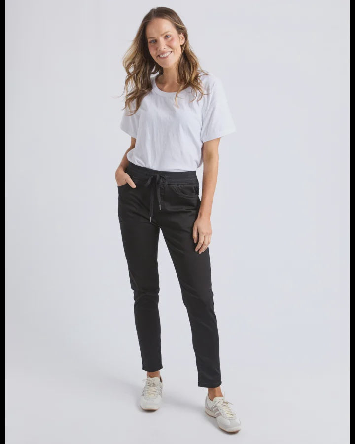 Sylvia Jogger / Black