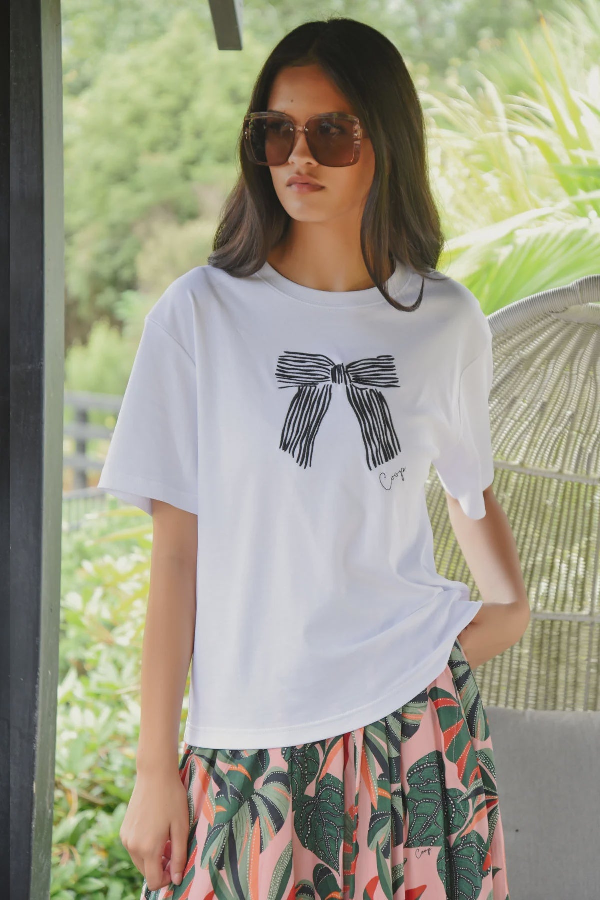 Gotta Bow T-Shirt / White & Black