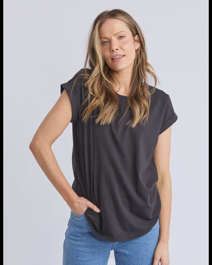 Manly Tee / Black