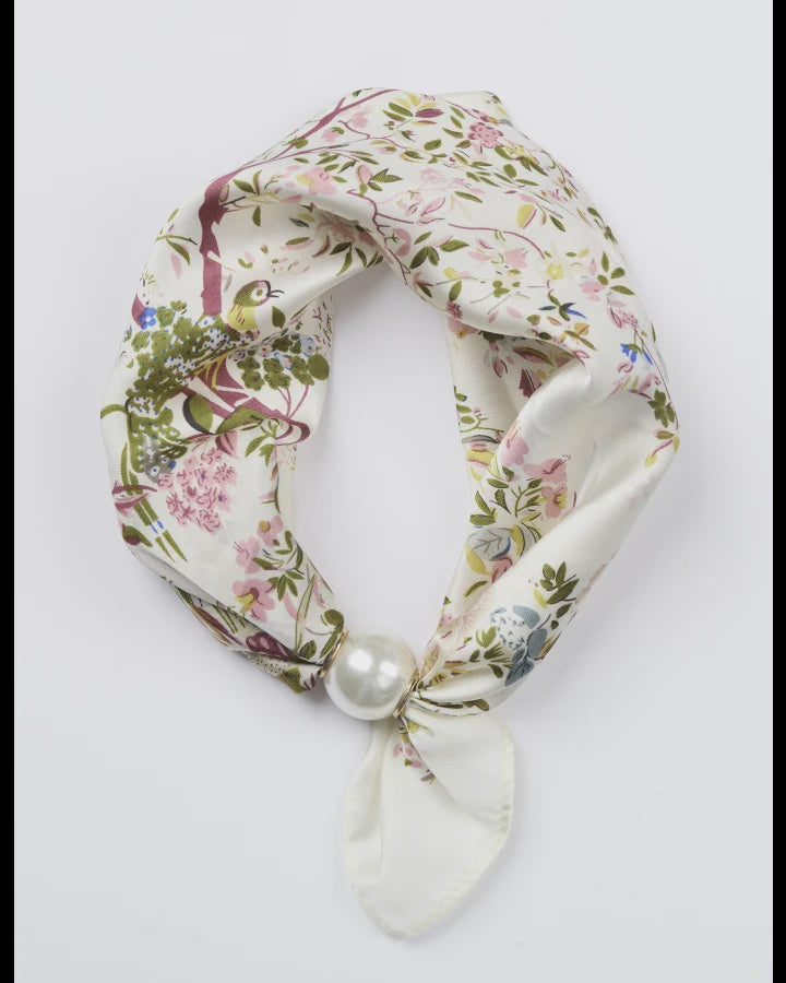 Scarf With Pearl / Floral
