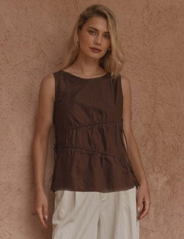 Elin Gathered Tie Top / Chocolate