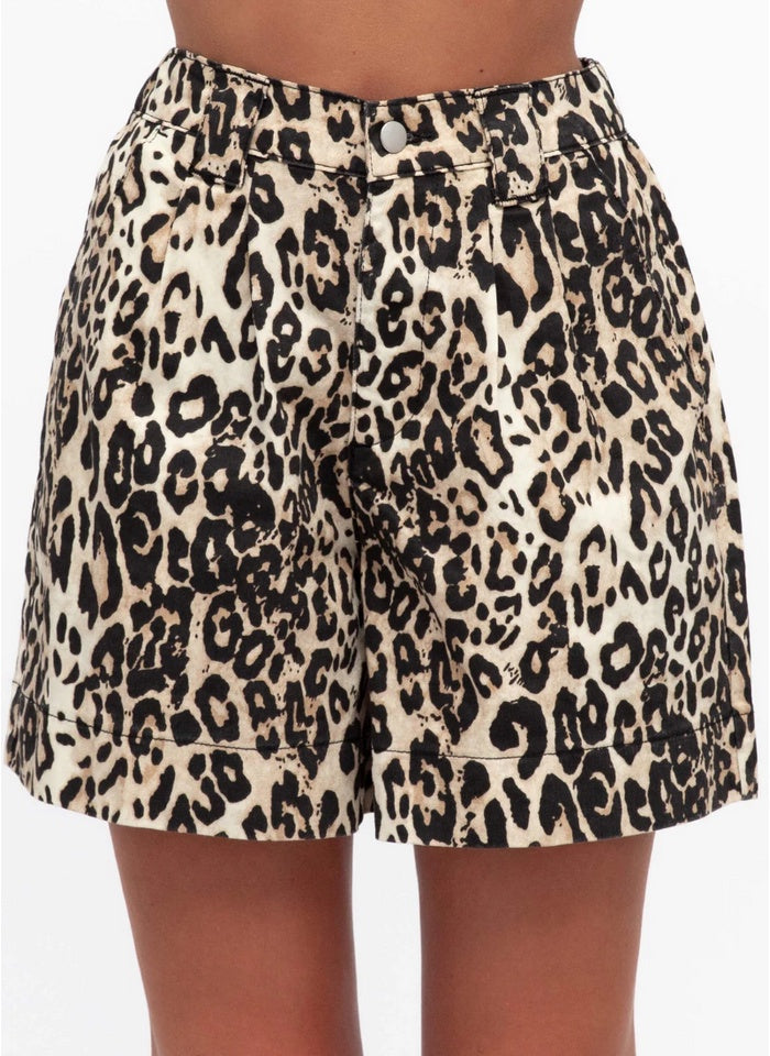 LOL70261 Leopard Short