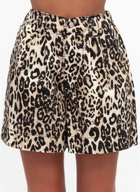 LOL70261 Leopard Short