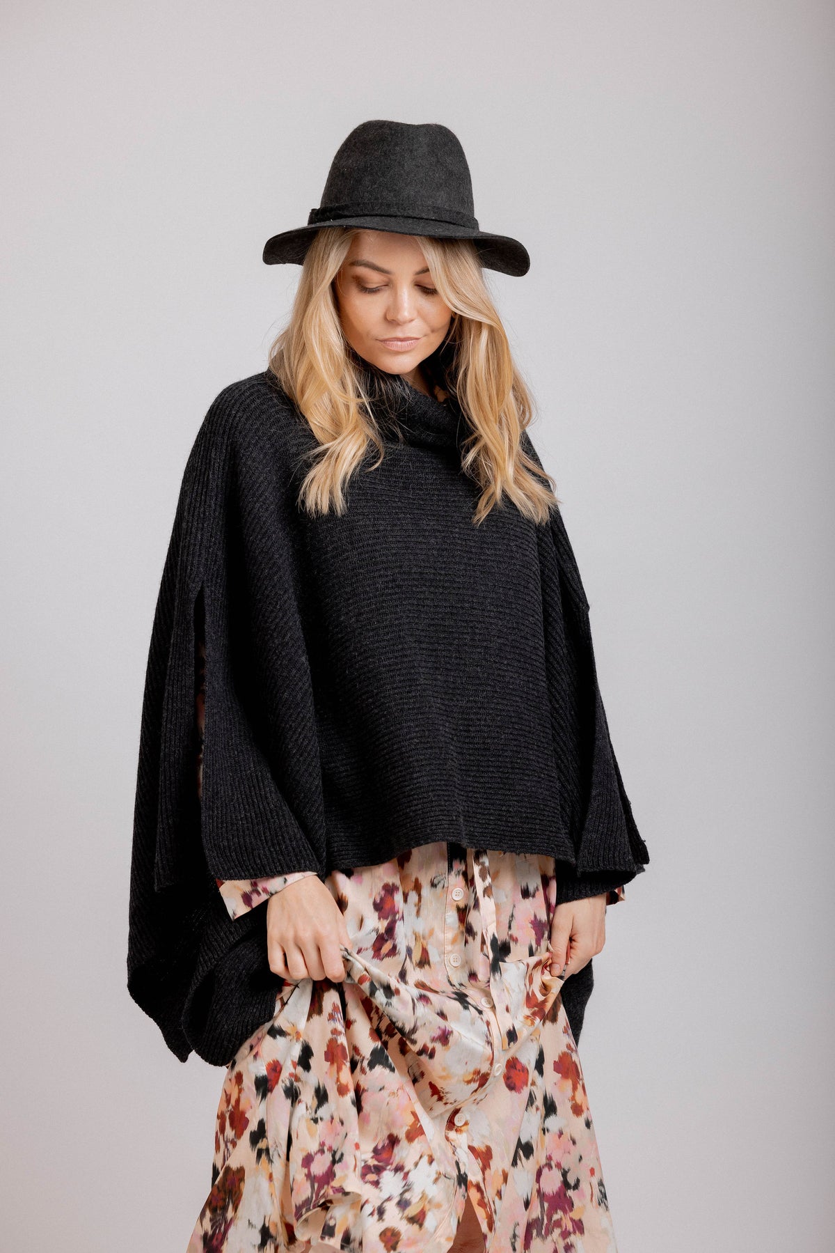 Nessie Cape - Charcoal