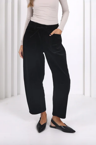 Leo Barrel Jeans Corduroy - Black - Preorder - Girl Next Door Fashion