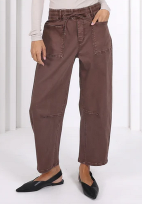 Leo Barrel Jeans - Chocolate - Preorder - Girl Next Door Fashion