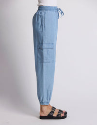 Teigan Pant - Light Wash