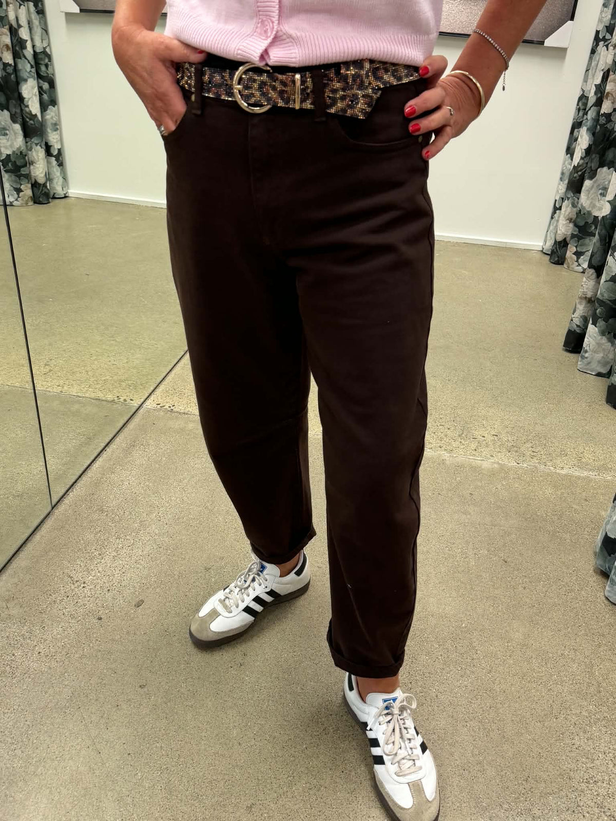 Atticus Barrel Jeans / Chocolate