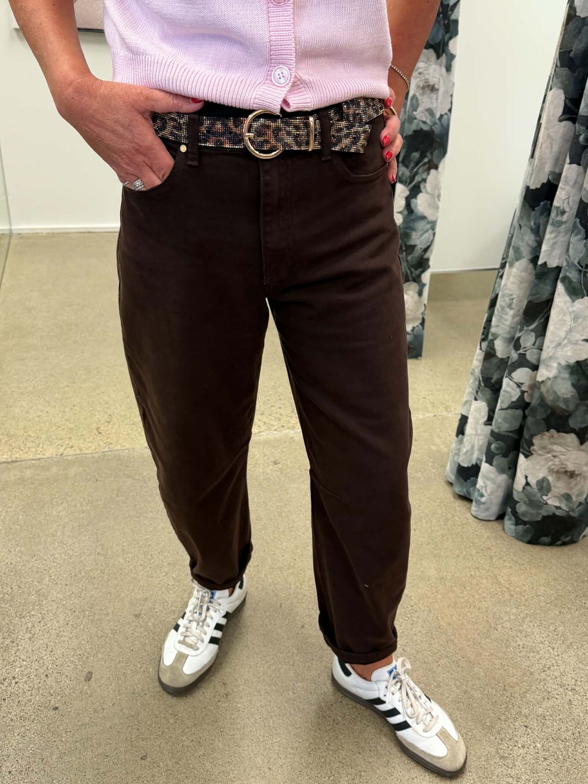 Atticus Barrel Jeans / Chocolate