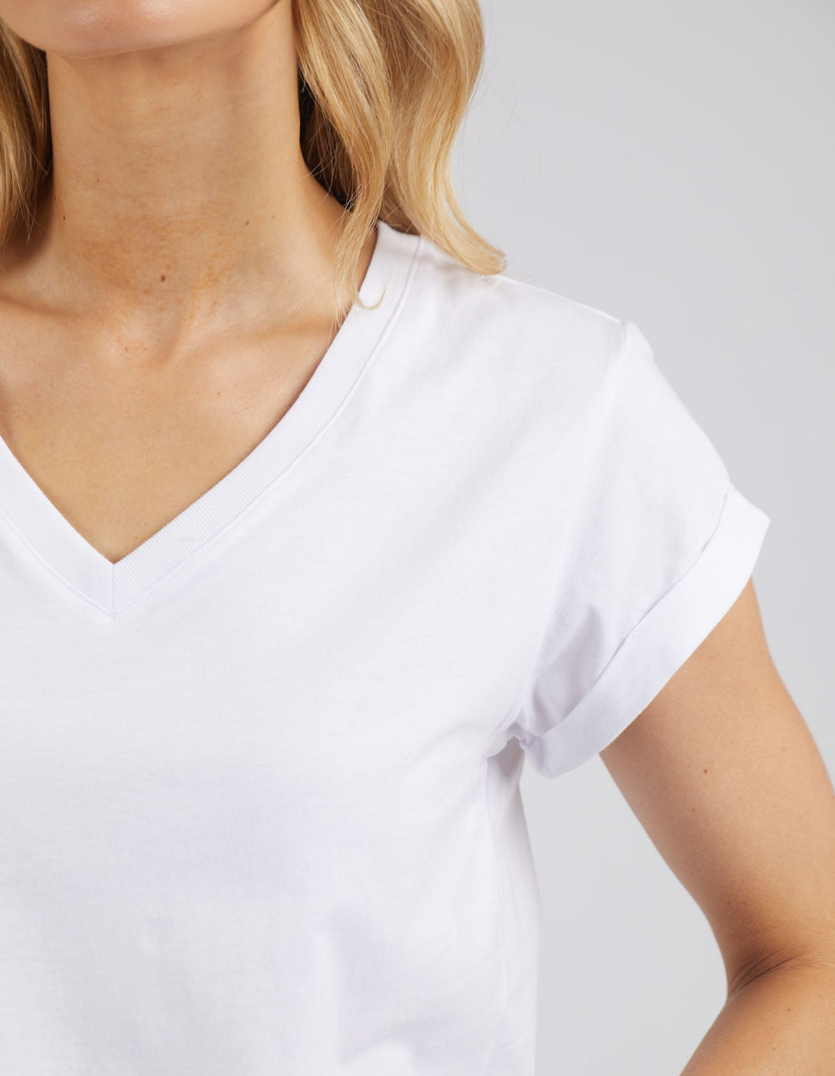 Manly Vee Tee - Wh