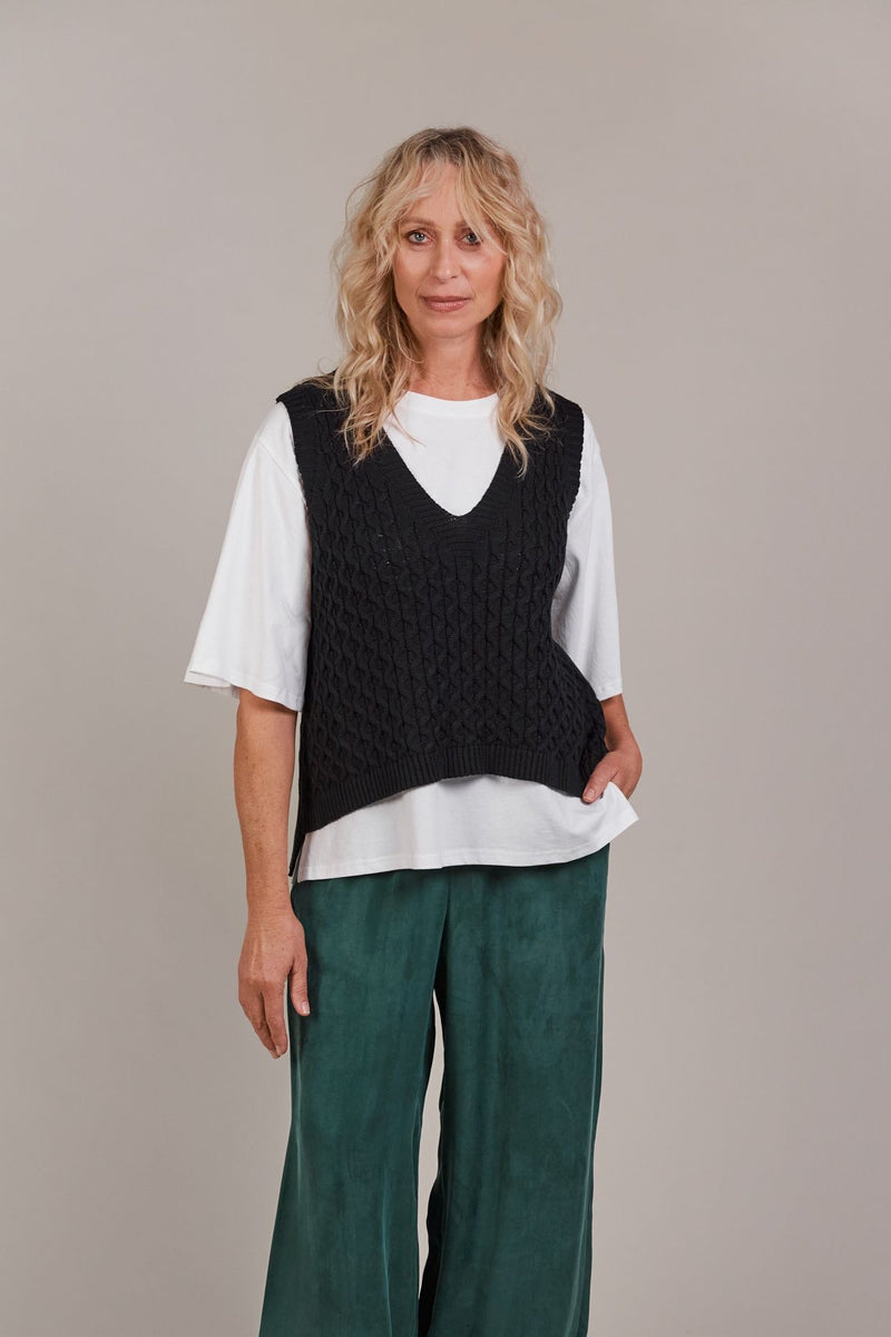 Naviva Vest - Black