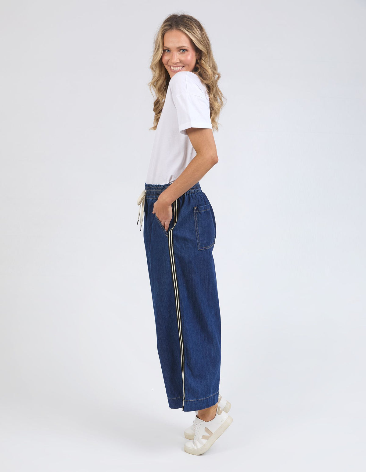 Greta Wide Leg Pant - Dark Blue Wash side stripe