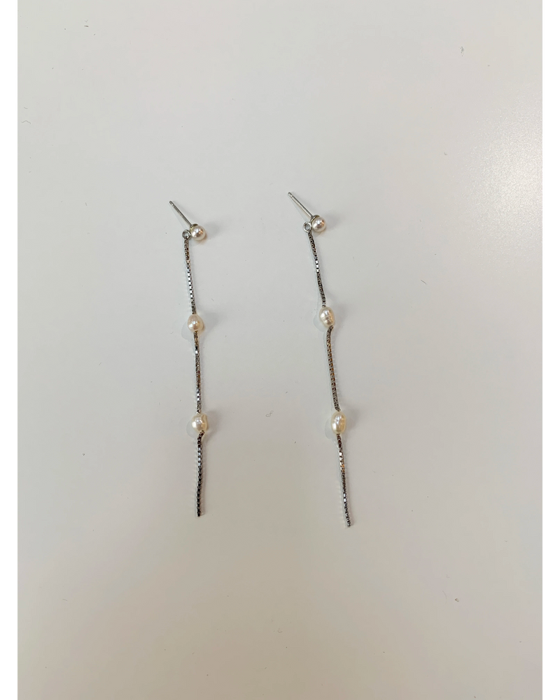 Long Box Chain Earrings w Fresh Water Pearls - Silver